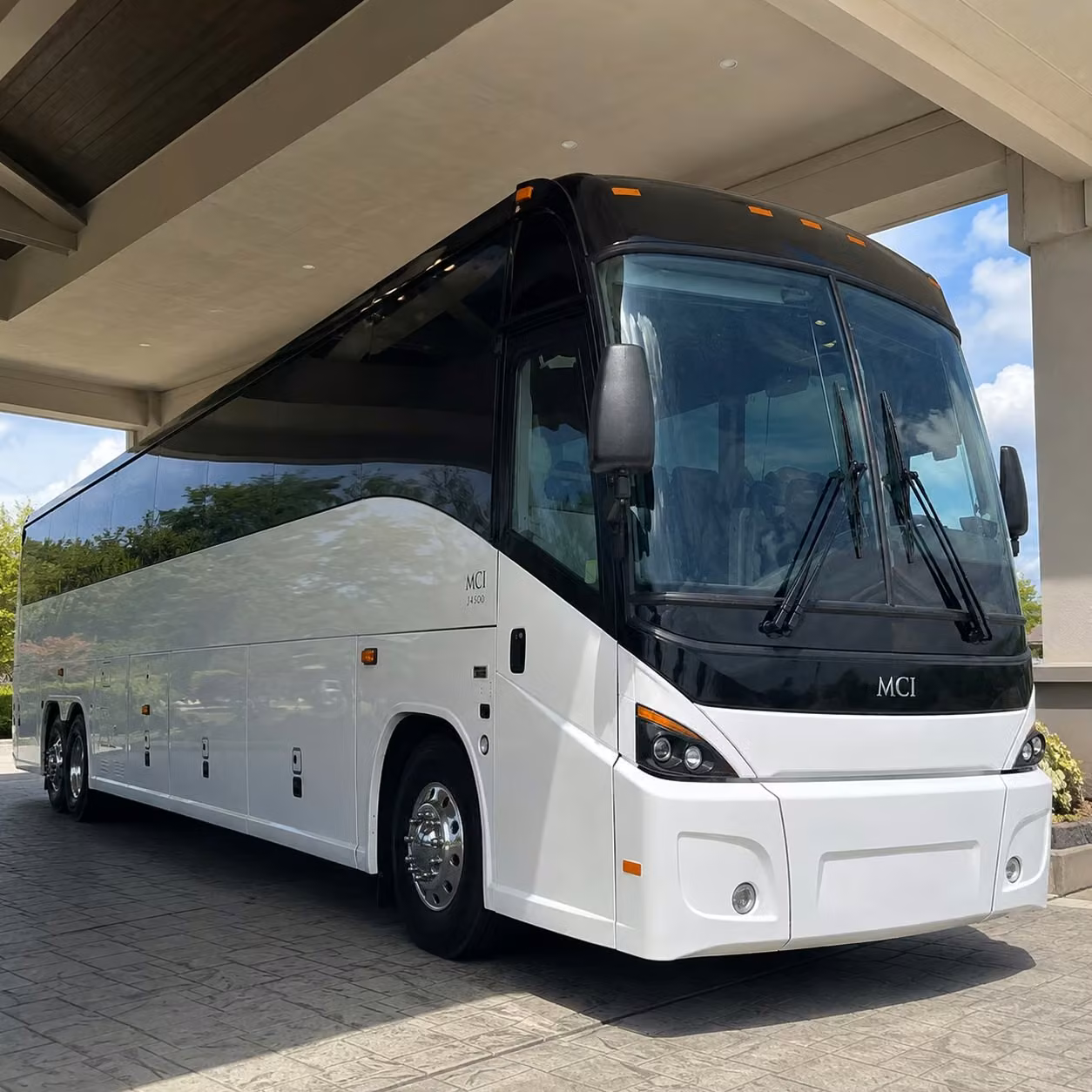 airport transfers and corporate event shuttles across the tampa bay region