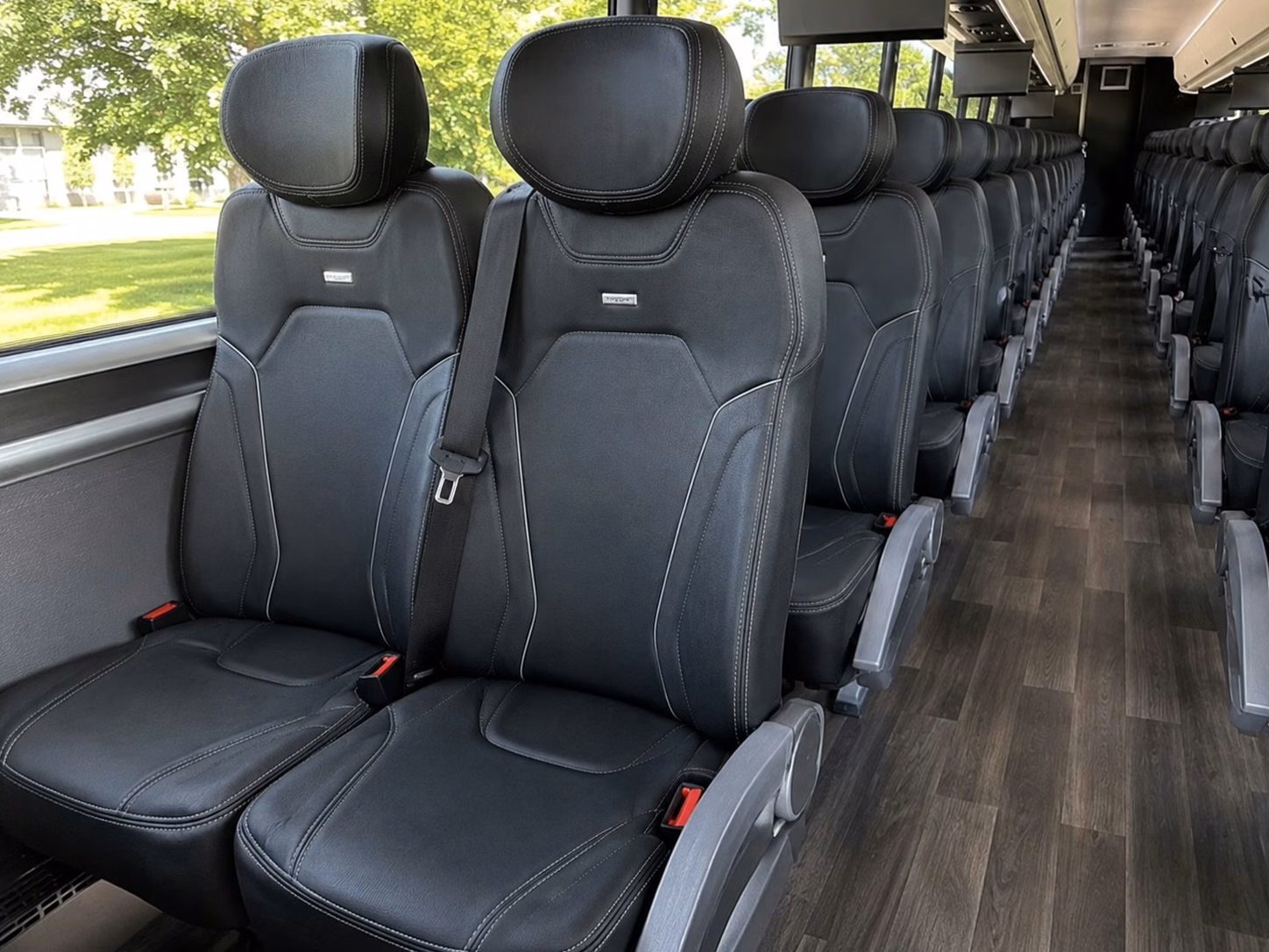 clearwater beach wedding shuttle services that keep your guests on schedule